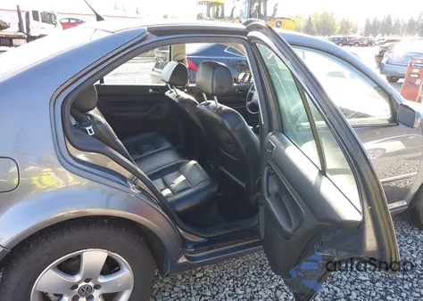 2004 Volkswagen Jetta Gls 2.0L z USA, uszkodzony, nr VIN 3VWSK69M74M092512